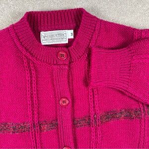 Vintage Pendleton Sweater Cardigan Wool Fuchsia Button Up Crew Neck USA Womens M